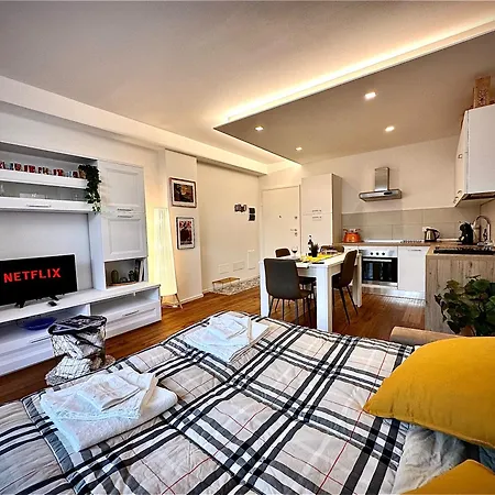 In The Heart Of Siena, 7 Minutes From Piazza Del Campo